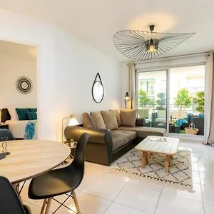 37 M2 With Terrace Near Velodrome Marseille